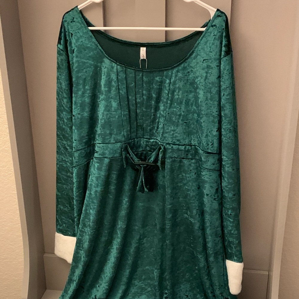 Winter wonderland Green size 24 dress